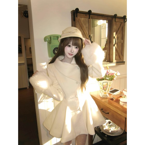 Sweet and elegant dress for women, perfect for autumn and winter. A sophisticated princess-style dress with a cinched waist and woolen coat.