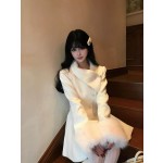 Sweet and elegant dress for women, perfect for autumn and winter. A sophisticated princess-style dress with a cinched waist and woolen coat.